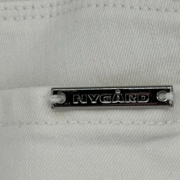 Nygard Luxe White Denim 360° Pull On short 4 Way Stretch Size medium relesed hem - Picture 7 of 11
